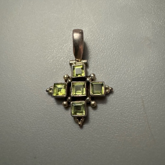 Jewelry - Sterling silver and peridot pendant new!